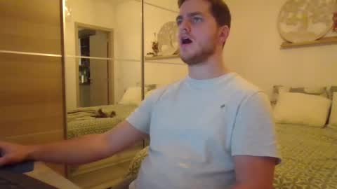 syl092 online show from December 9, 5:19 pm