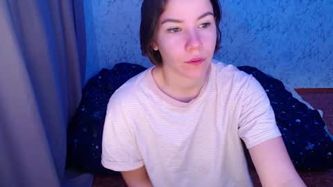 Snapshot of syrendixon chatting on October 13, 2:35 am SyrenDixon online show from October 13, 2:35 am