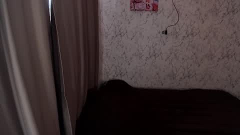 Snapshot of syrendixon chatting on October 1, 6:01 am SyrenDixon online show from October 1, 6:01 am