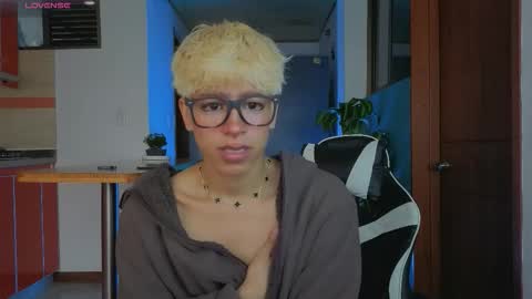 taichi online show from February 16, 9:02 pm