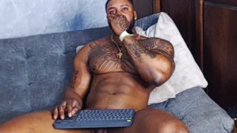 Tairon Tucke online show from February 3, 6:24 am