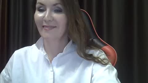 taisialucky77 online show from December 15, 6:04 pm