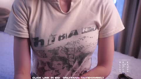 Mia online show from October 25, 3:07 am