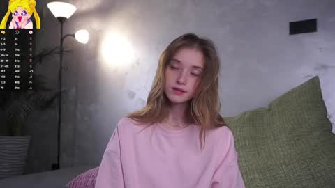 Mia online show from April 2, 2:19 am