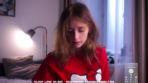 Mia online show from October 24, 1:50 am