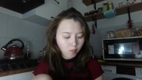 Lily online show from December 5, 2:37 pm