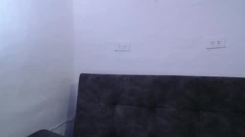 talhi_ online show from November 11, 7:21 am