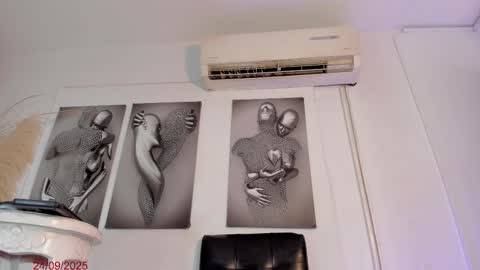  T A M A R A  online show from September 24, 8:48 pm