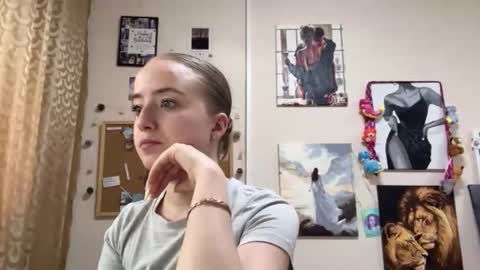 Karina online show from April 13, 3:05 pm