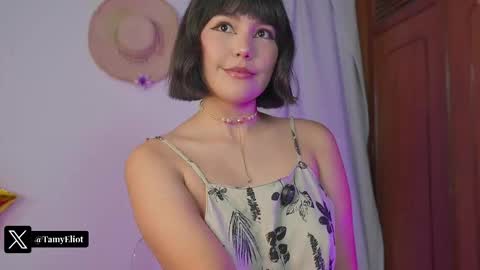 Snapshot of tamyeliot chatting on October 12, 3:32 am Tamy online show from October 12, 3:32 am