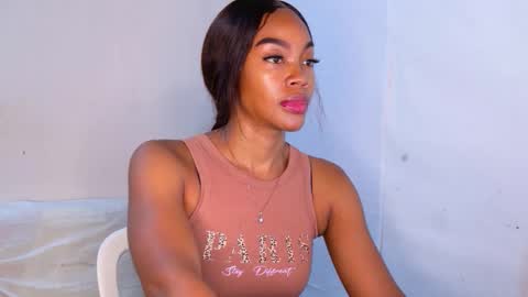 tamylynn online show from April 3, 11:33 pm