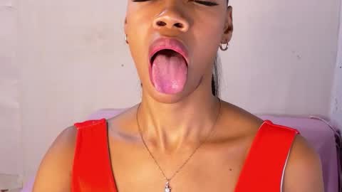 tamylynn online show from March 8, 2:15 am