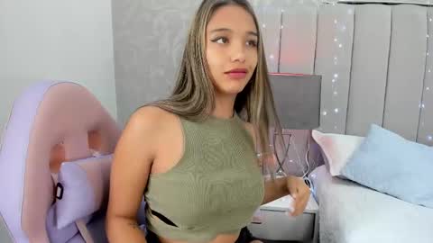 Snapshot of taniacarterr chatting on March 6, 6:05 pm TaniaCarter online show from March 6, 6:05 pm