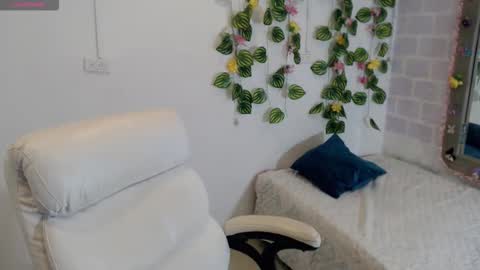 Snapshot of taniadevil_69 chatting on October 20, 5:29 pm Tania online show from October 20, 5:29 pm