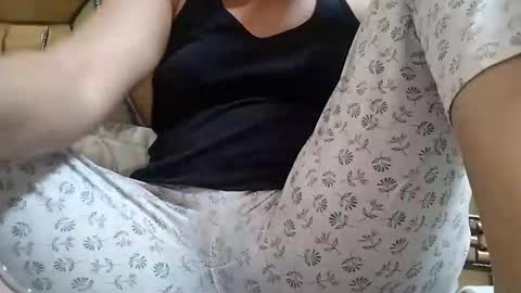 taniya_roy4628 online show from April 6, 6:36 am