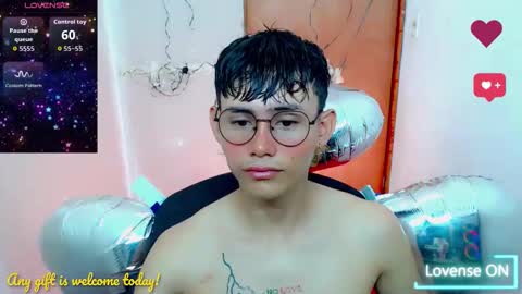 Snapshot of tanjiro_cute chatting on October 16, 10:15 am Andres online show from October 16, 10:15 am