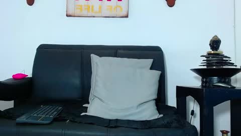 tanshavey online show from April 13, 9:19 pm