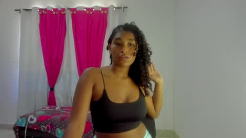 tara_thonson online show from April 19, 6:10 pm