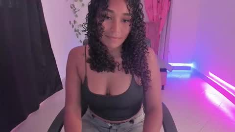 tara_thonson online show from March 23, 7:30 pm