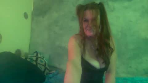 tara lynn online show from January 9, 5:34 am