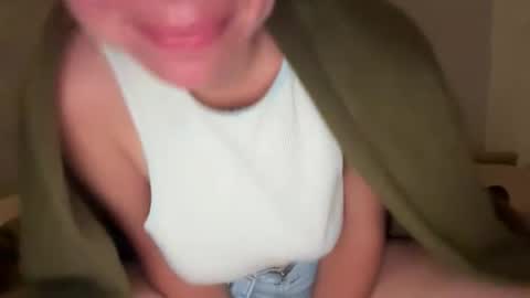tracypussy online show from June 4, 1:00 am