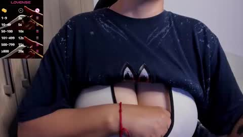 tarrant_ online show from February 8, 11:30 pm