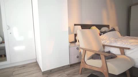 Snapshot of tasty_tomato chatting on October 30, 9:43 am RHEA  pronanciation like Reya   online show from October 30, 9:43 am