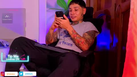 Snapshot of tattokoi chatting on October 2, 7:23 pm tattokoi online show from October 2, 7:23 pm