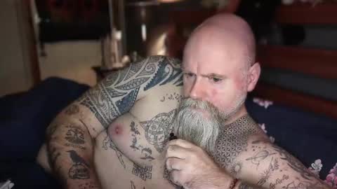 Tattooeddilf 01 online show from November 21, 3:04 am