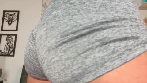 Taty Miller online show from January 13, 9:00 pm