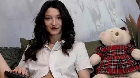 TayaKayan online show from February 3, 11:47 am