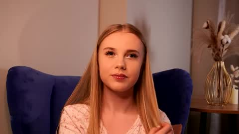 Taya online show from April 20, 6:11 pm