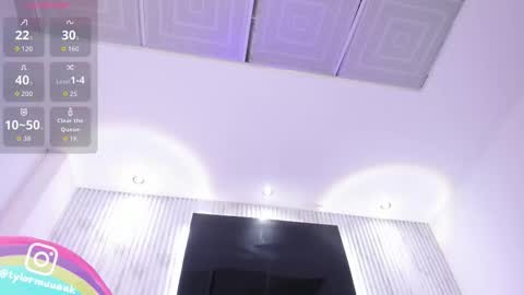 Taylor Harveey online show from November 7, 9:17 pm