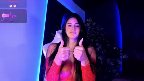 Taylor  Help me to get 100 thumbs up online show from October 12, 1:53 am