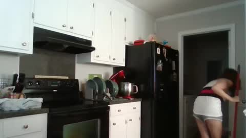 taylorslay online show from November 28, 5:20 pm