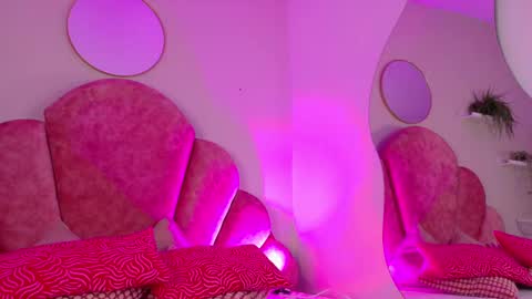 TAYLOR  online show from November 23, 12:36 pm