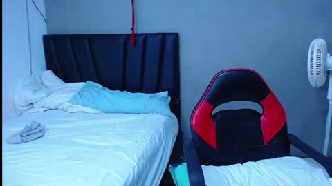 Snapshot of tayronx33 chatting on October 5, 7:21 pm Tayron online show from October 5, 7:21 pm