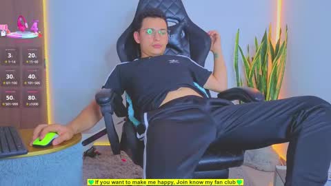 Snapshot of teddy_cowboy chatting on September 24, 11:00 pm  Follow me on Twitter boys ryder and instagram teddyscoot 12  online show from September 24, 11:00 pm
