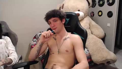 Teddy online show from December 22, 4:19 am