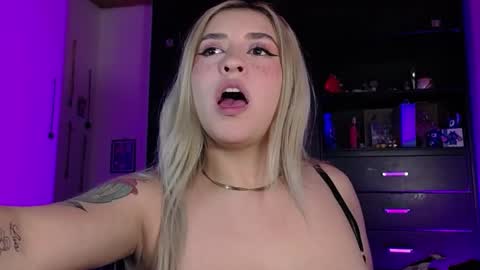 Sara online show from March 15, 9:02 am