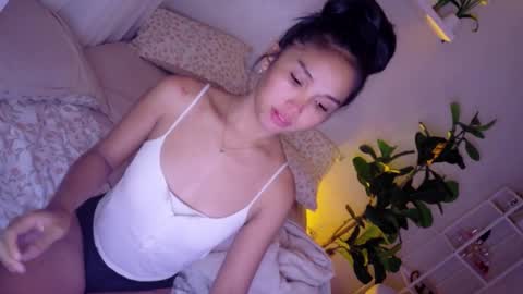 temptessa20 online show from December 14, 11:22 pm