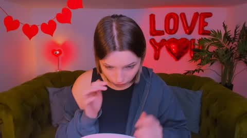 Lisa online show from February 11, 1:48 pm