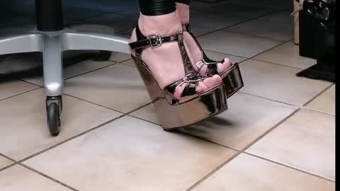 teninchheels online show from December 28, 5:14 pm