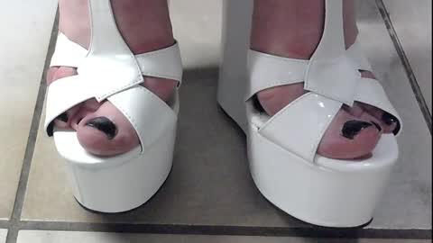 teninchheels online show from December 2, 6:49 pm