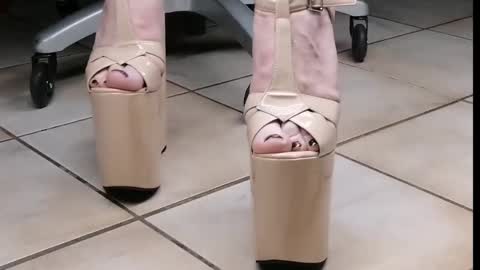 teninchheels online show from February 9, 4:18 pm