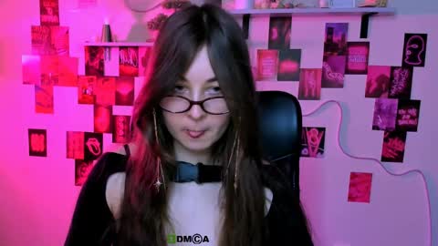 your love online show from April 18, 7:58 pm