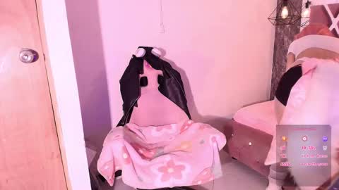 Terra Elowen online show from October 14, 11:13 am