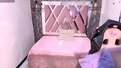 Terra Elowen online show from October 9, 11:37 am