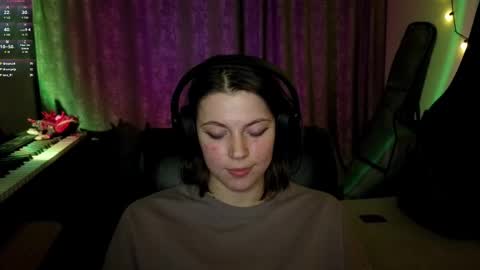 Anny Simpson online show from March 23, 9:31 pm