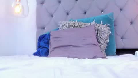 tessa_sinclaire online show from February 20, 6:43 pm